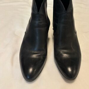 Frye Black Ankle Boots with Pointed Toe and V-Cut Design